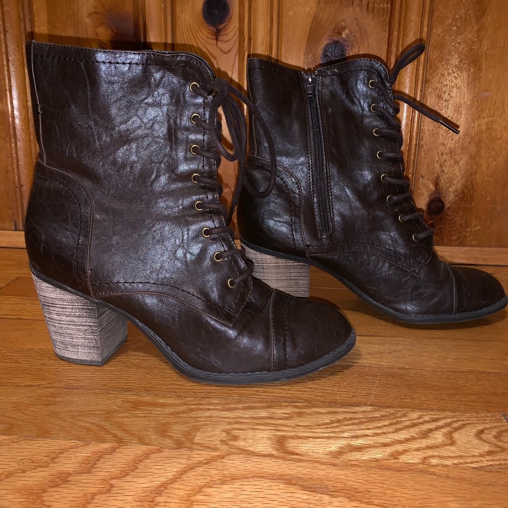 Lace up boots